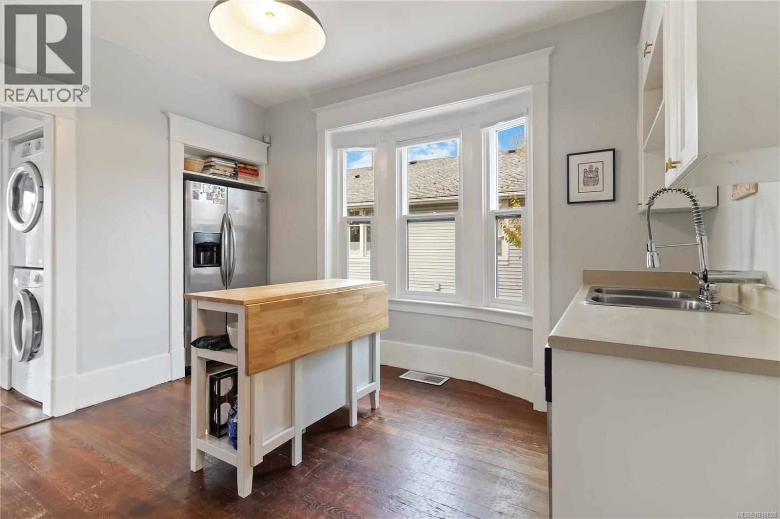  3354 Harriet Road, Saanich