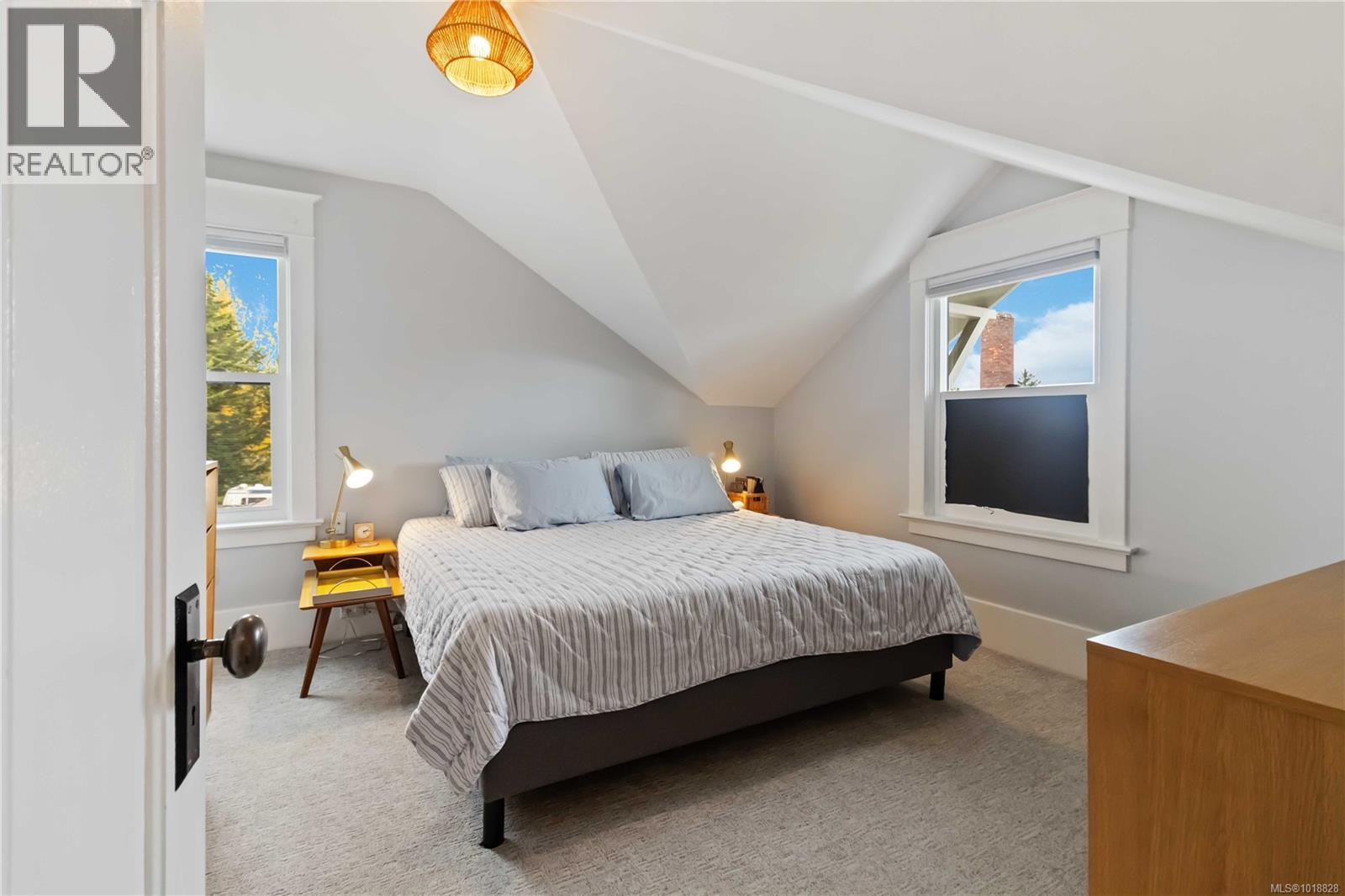  3354 Harriet Road, Saanich