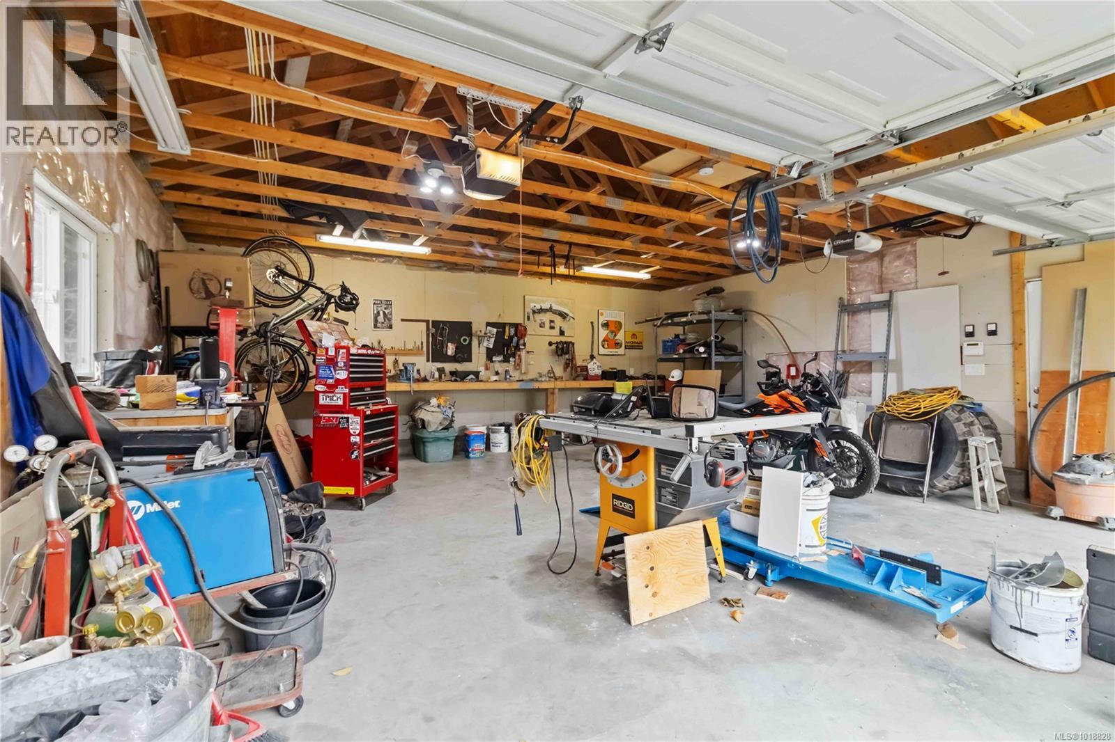  3354 Harriet Road, Saanich