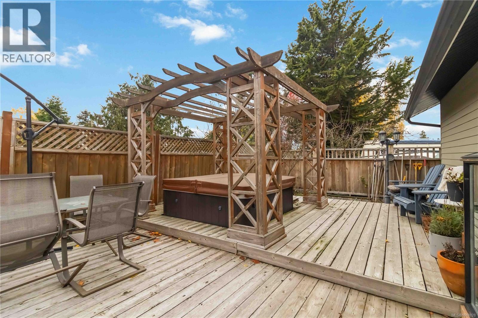  3354 Harriet Road, Saanich