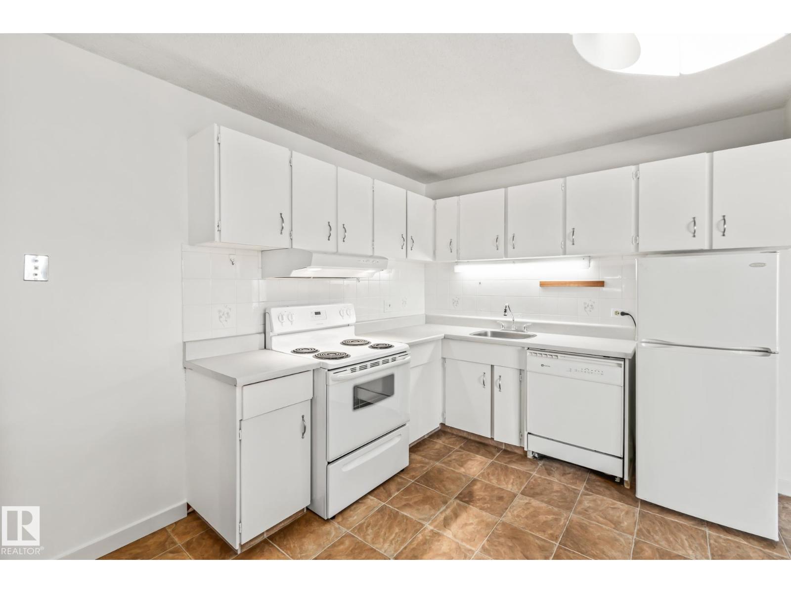 #425 8604 GATEWAY BV NW, Edmonton