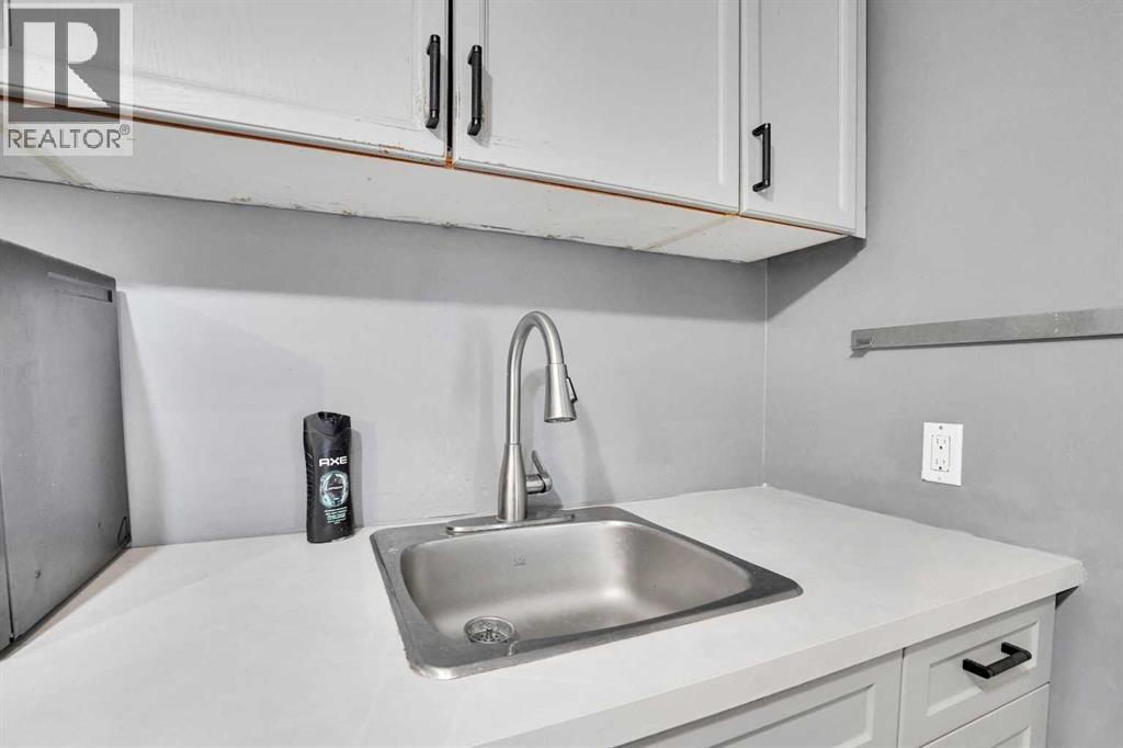 Single Family House Bi-level for Sale in  Pennsburg Way SE Penbrooke Meadows Calgary 