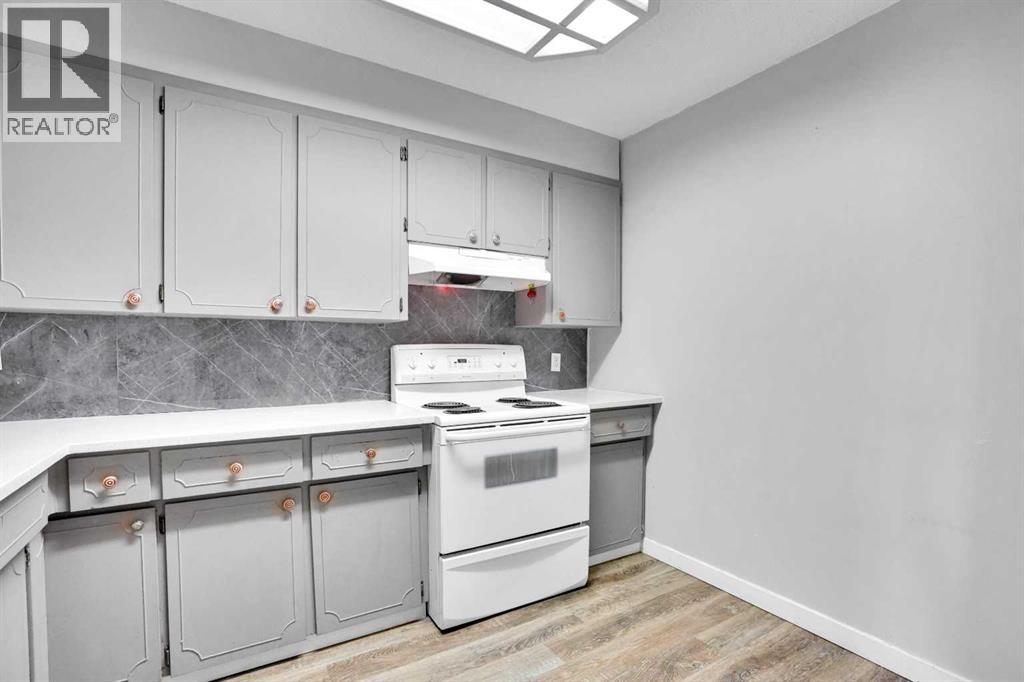 Single Family House Bi-level for Sale in  Pennsburg Way SE Penbrooke Meadows Calgary 