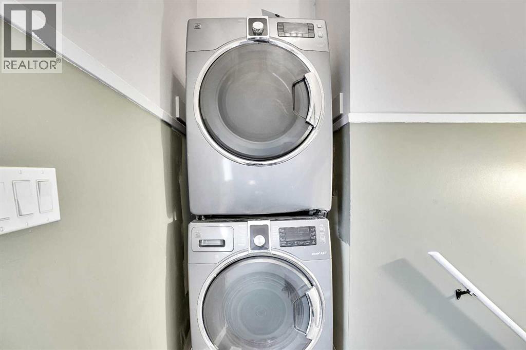 Single Family House Bi-level for Sale in  Pennsburg Way SE Penbrooke Meadows Calgary 