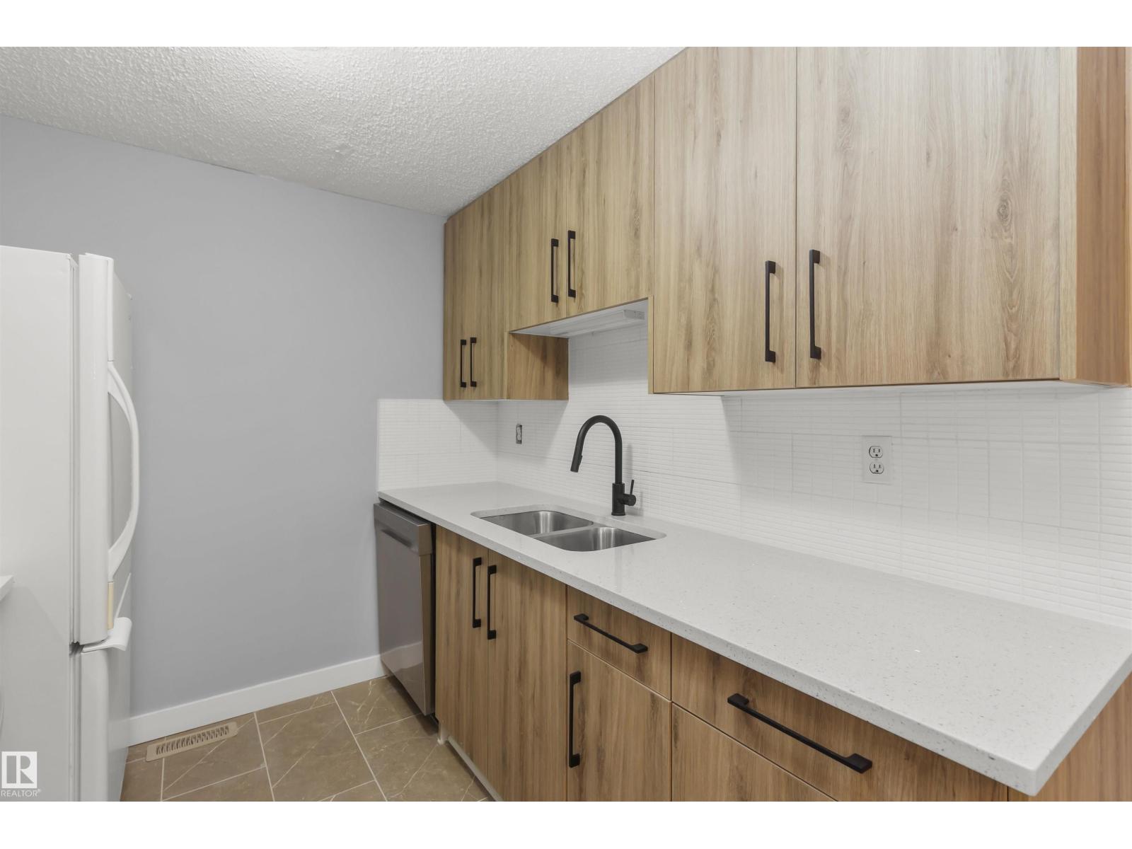 18 WILLOWDALE PL NW, Edmonton