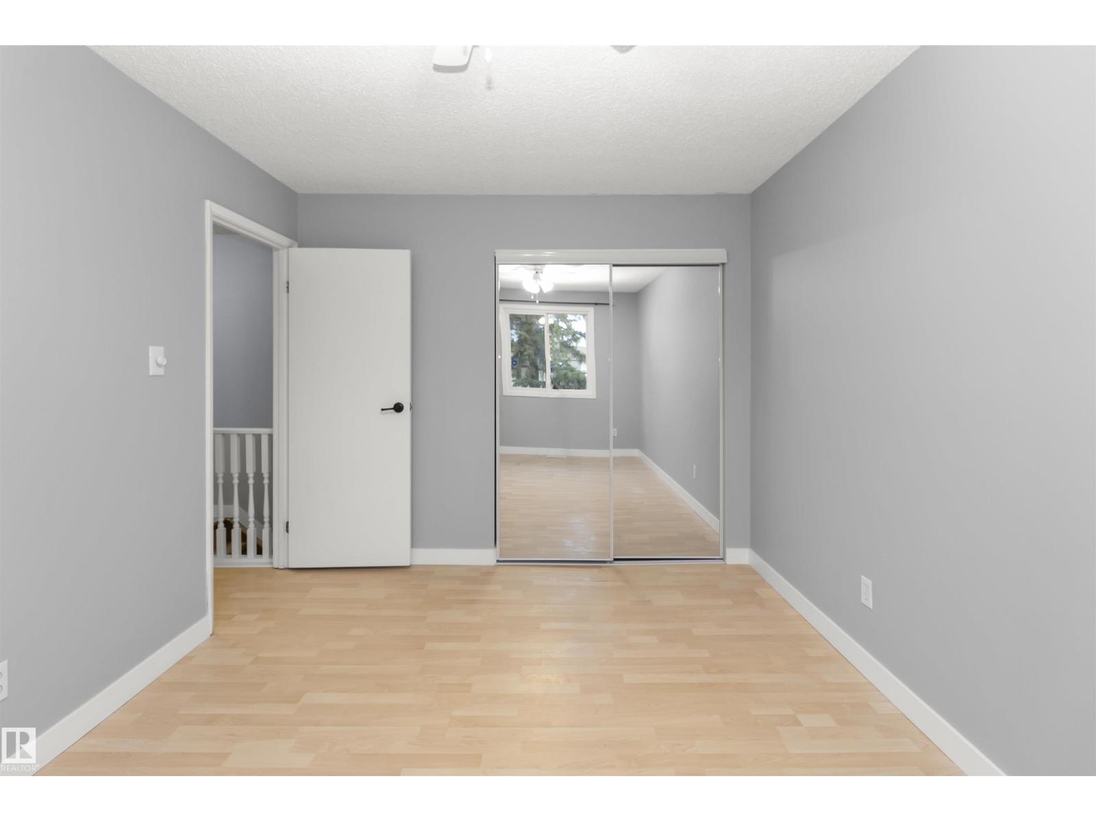 18 WILLOWDALE PL NW, Edmonton