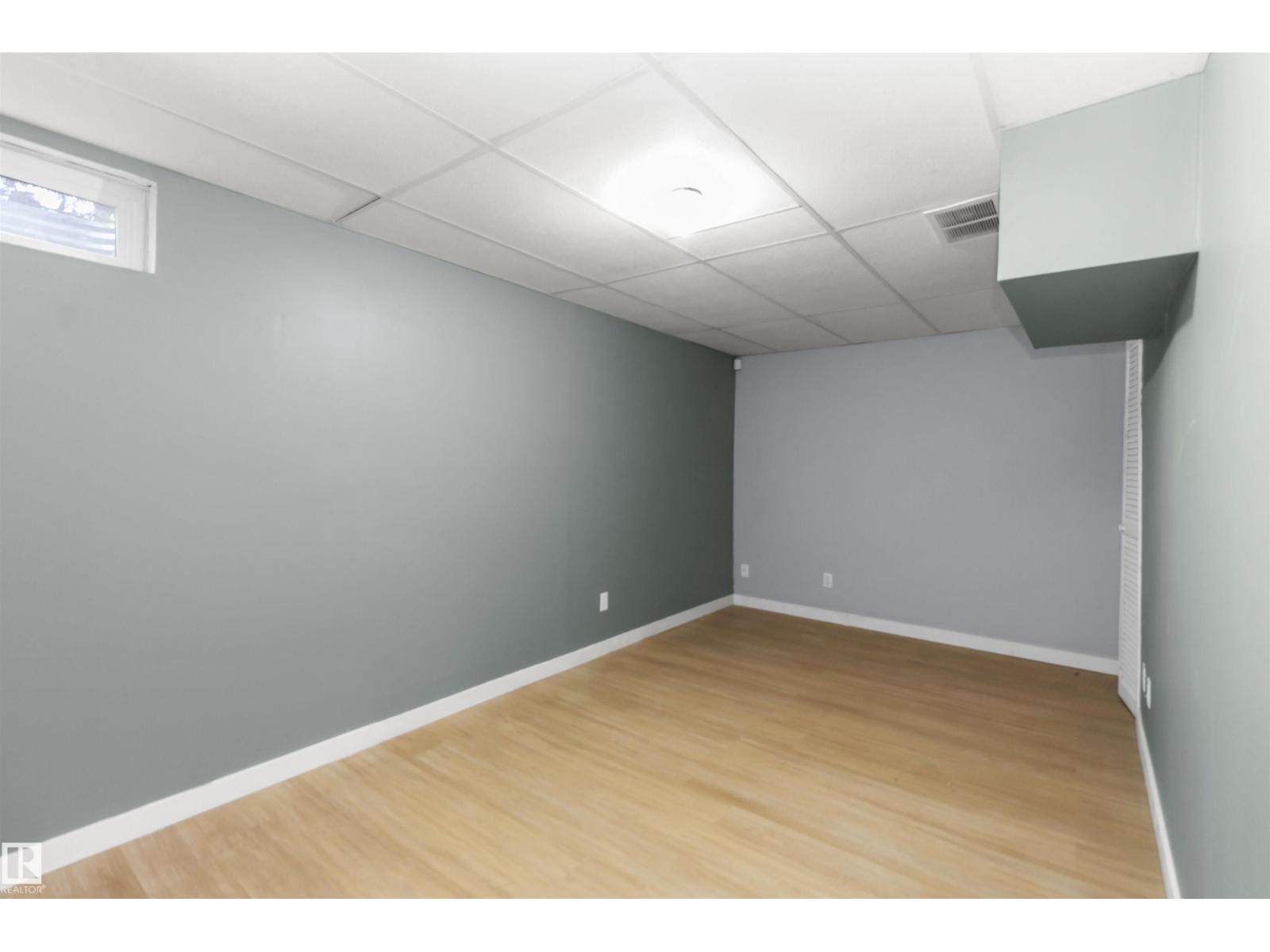 18 WILLOWDALE PL NW, Edmonton