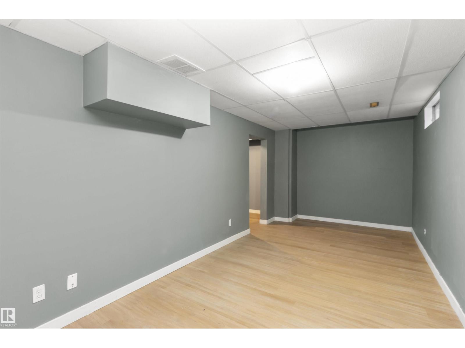 18 WILLOWDALE PL NW, Edmonton