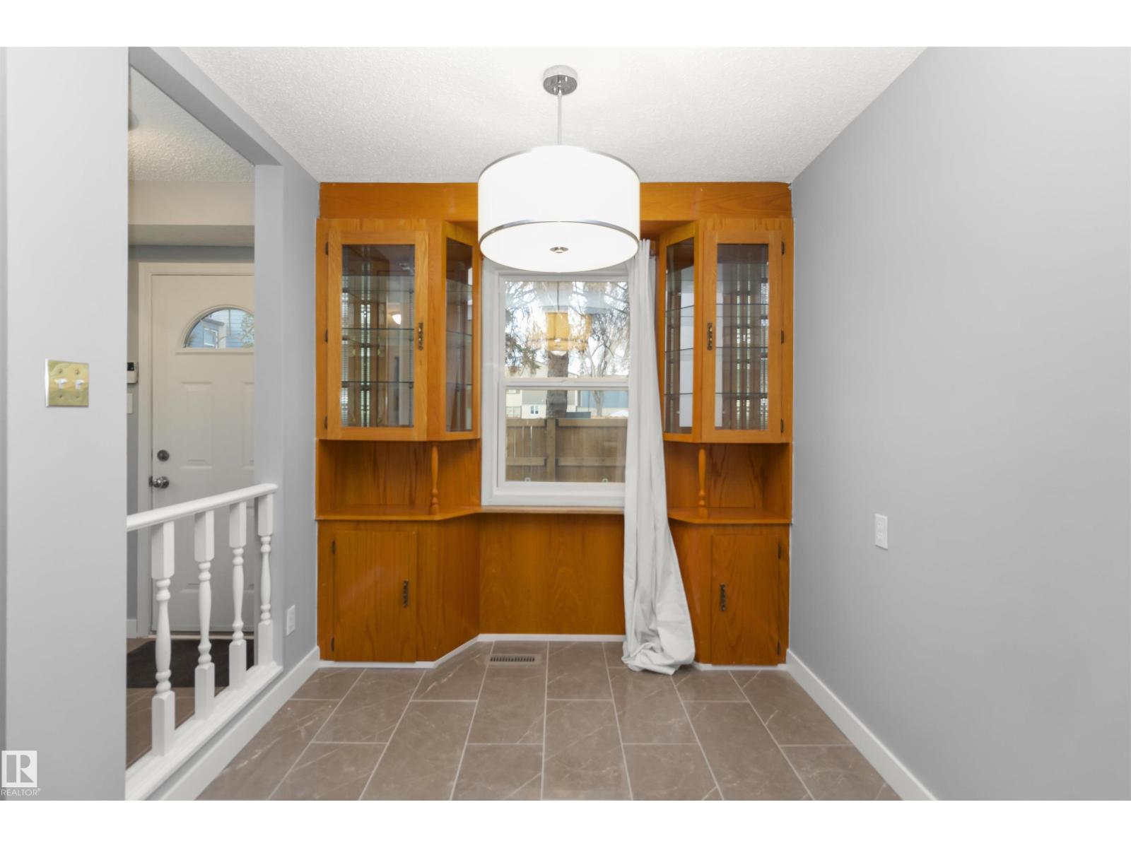 18 WILLOWDALE PL NW, Edmonton