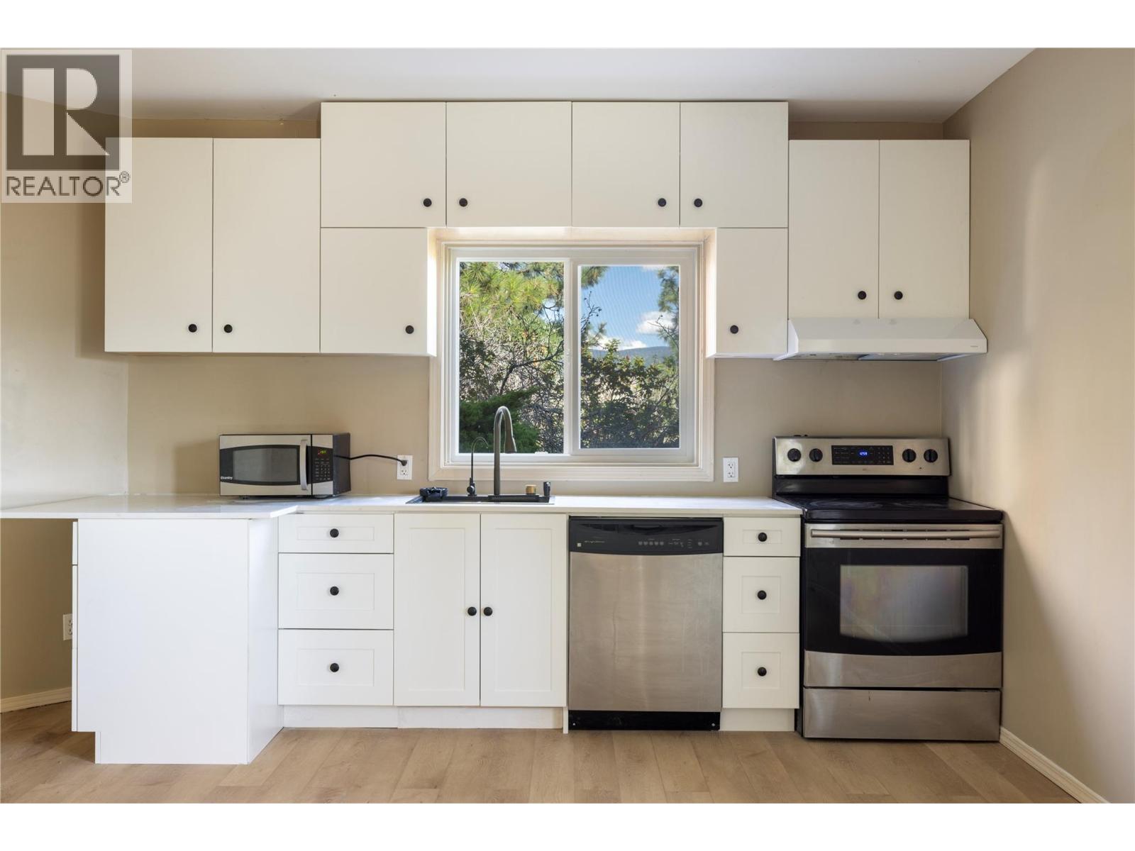  2391 Nahanni Court, Kelowna