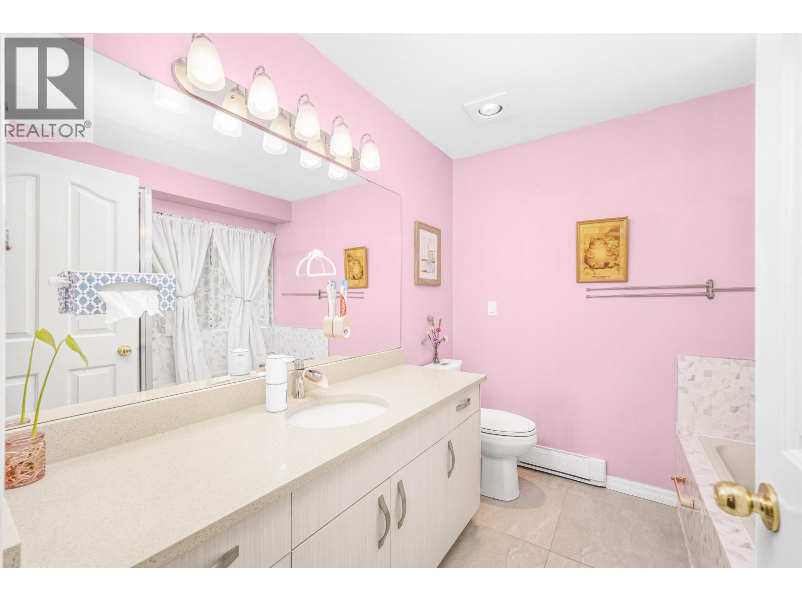 1931 WESTVIEW DRIVE, North Vancouver