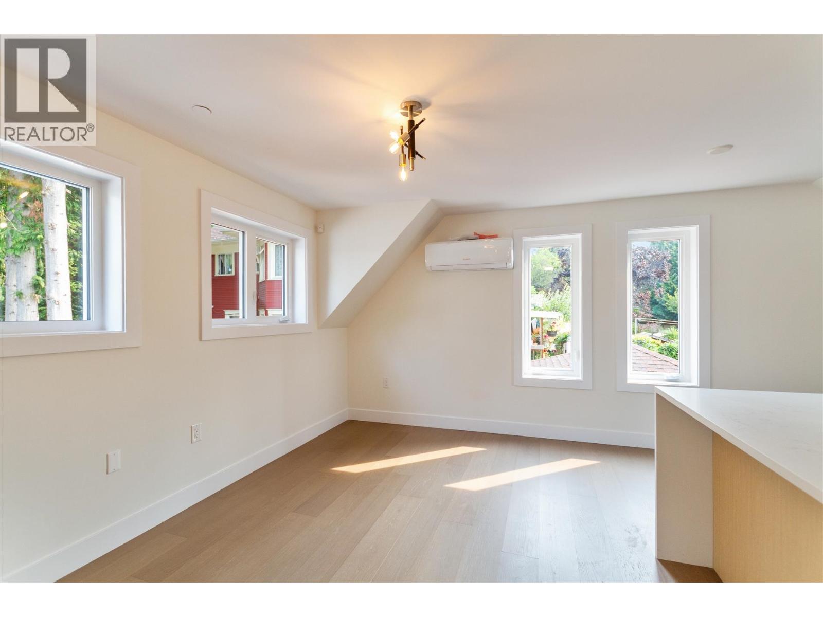 1926 WILLIAM STREET, Vancouver