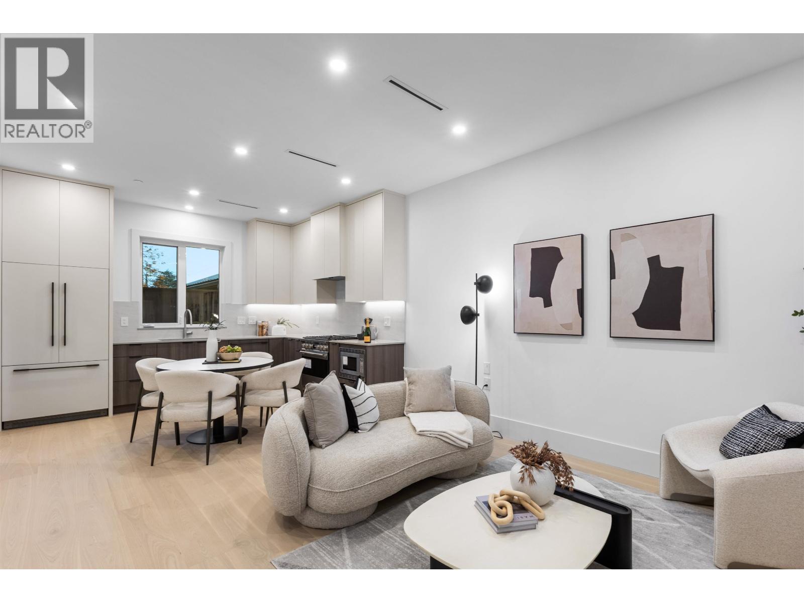 2609 DUNDAS STREET, Vancouver