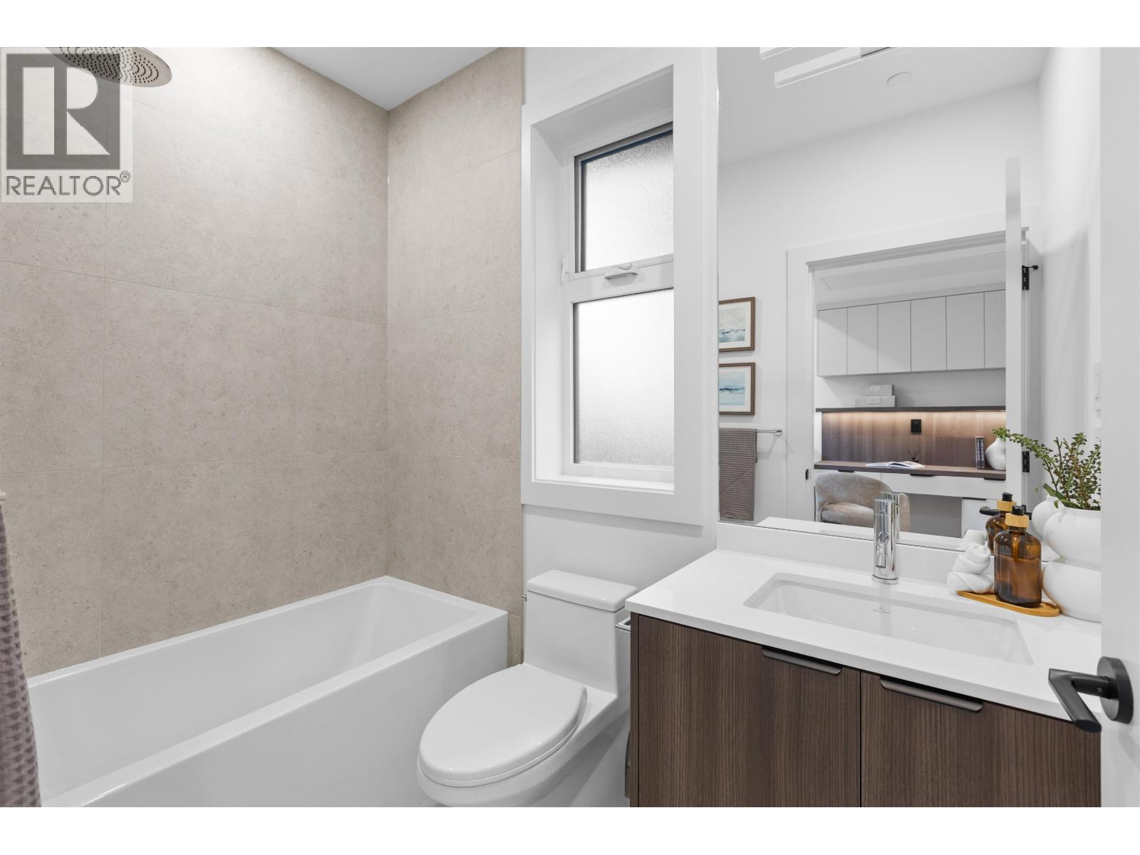 2609 DUNDAS STREET, Vancouver