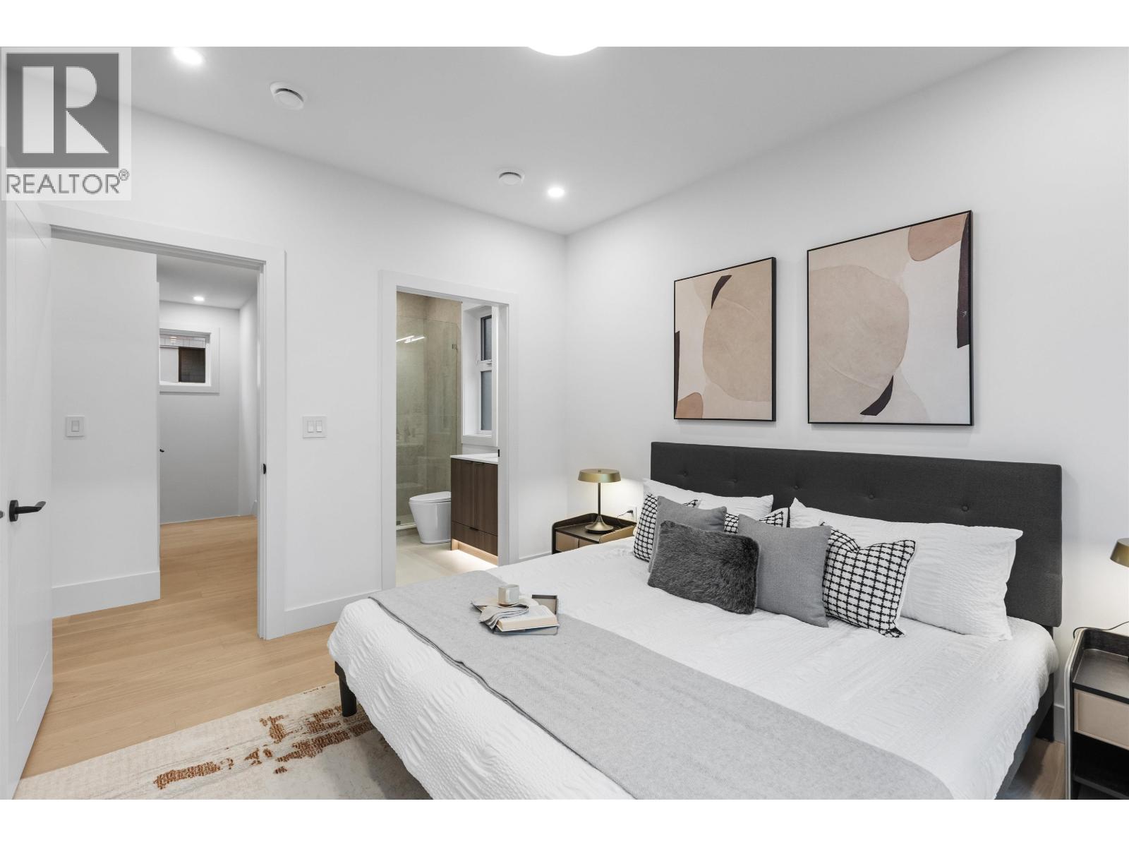 2609 DUNDAS STREET, Vancouver