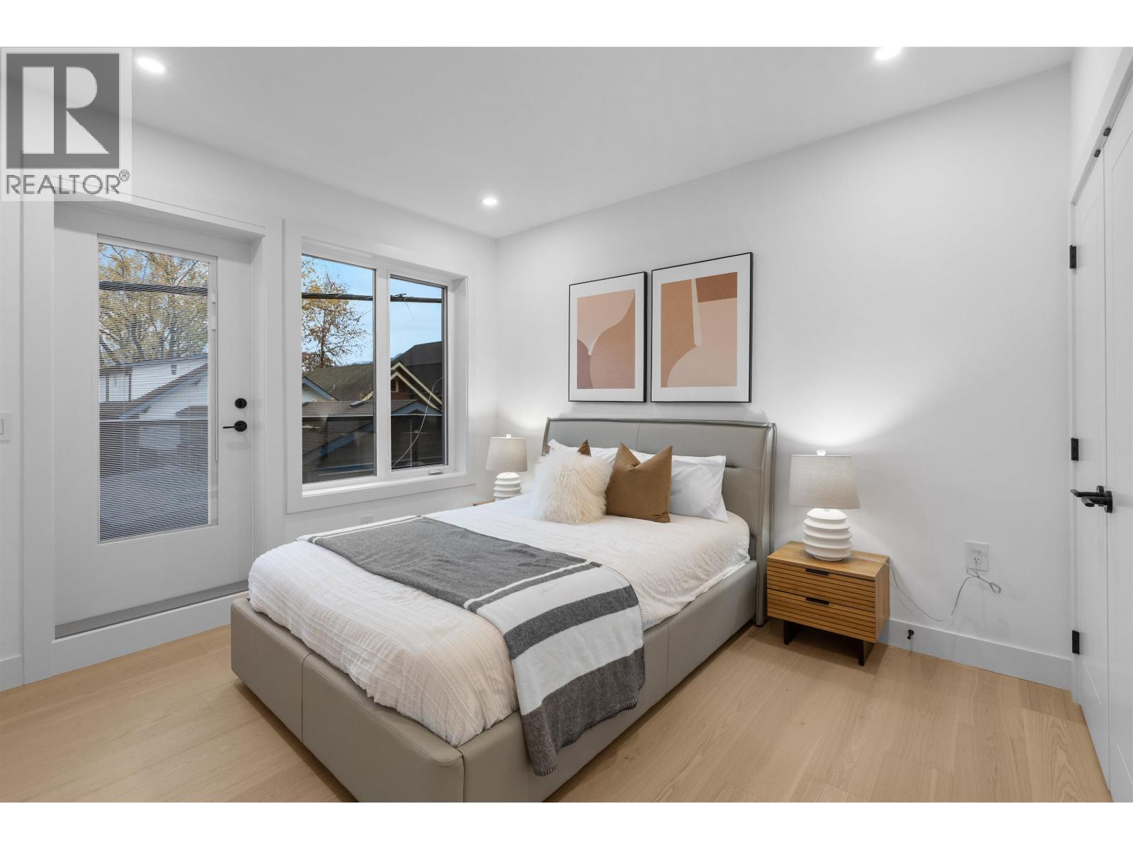 2609 DUNDAS STREET, Vancouver