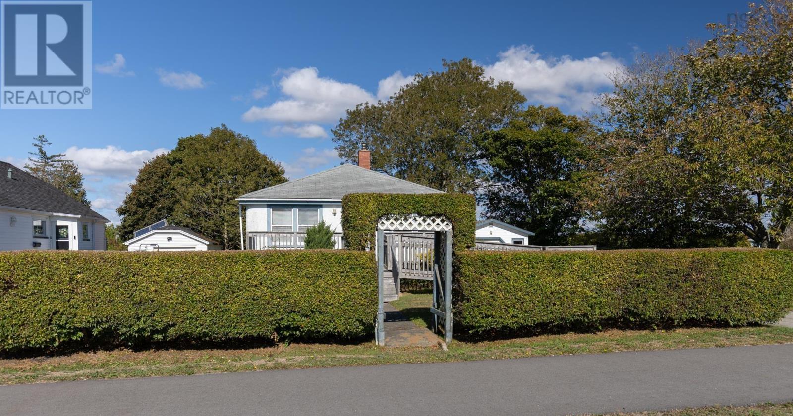 Property 2 of 28 of 120 Parade Street