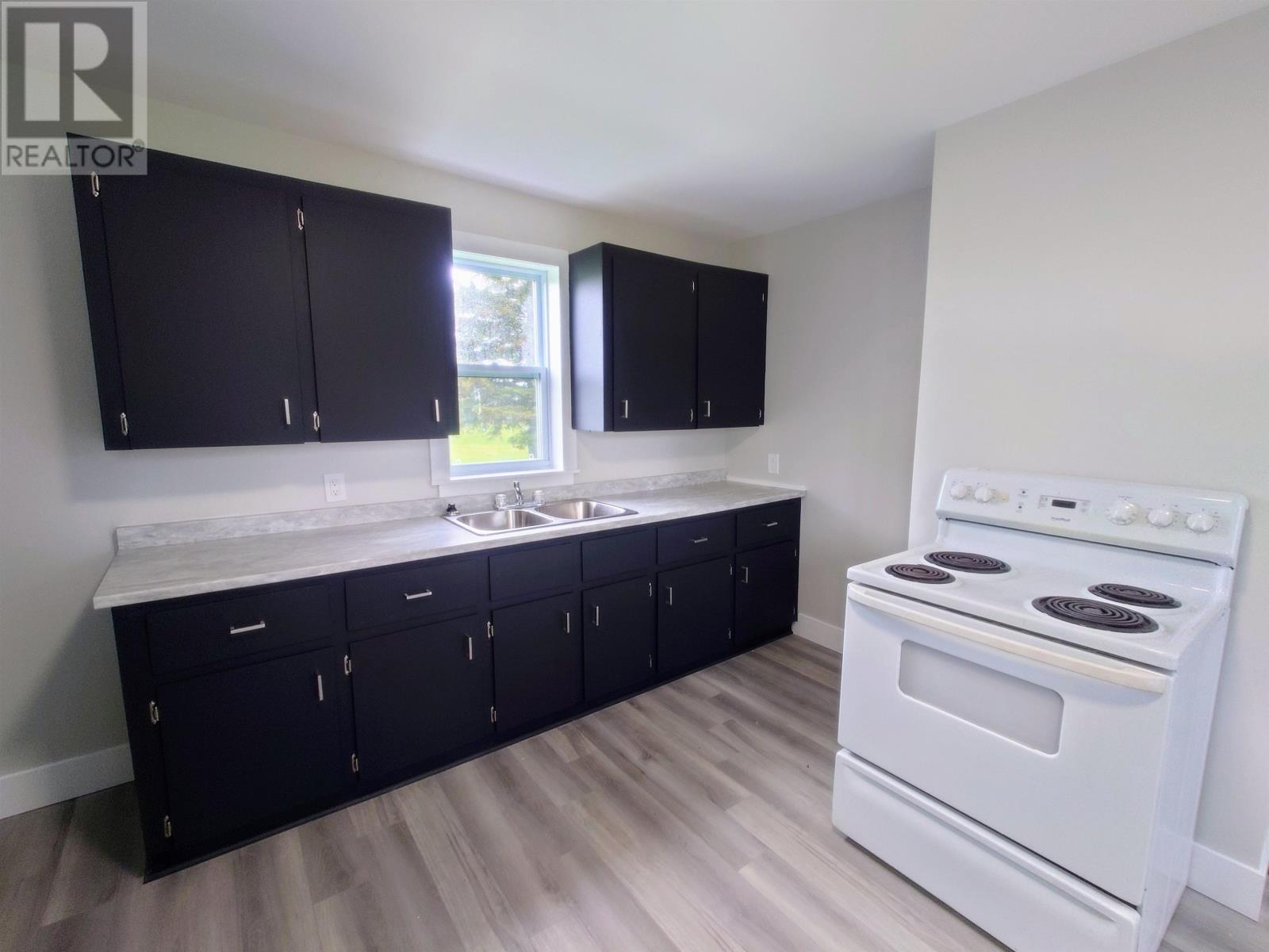 41 MAIN DRIVE EAST - 15