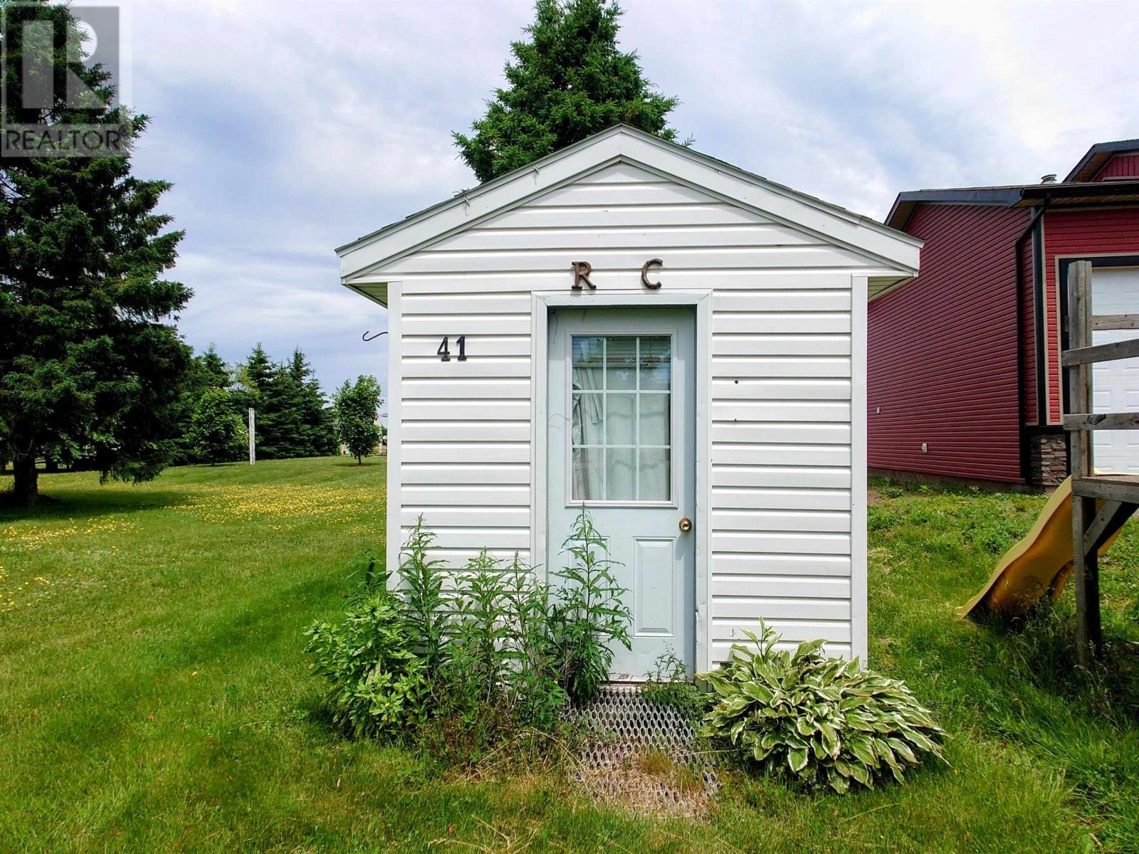 41 MAIN DRIVE EAST - 21