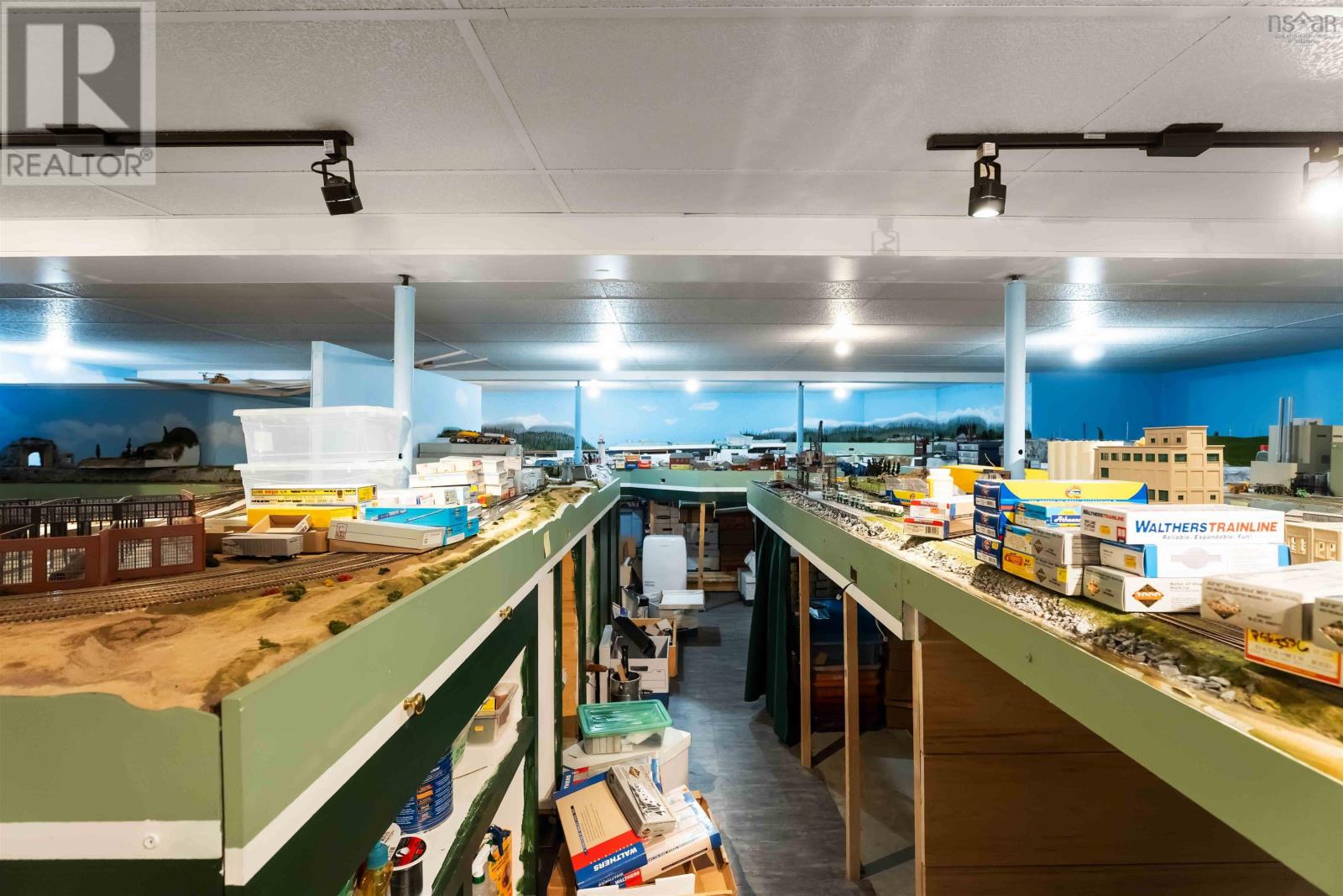 Property 26 of 34 of 8779 Highway 101