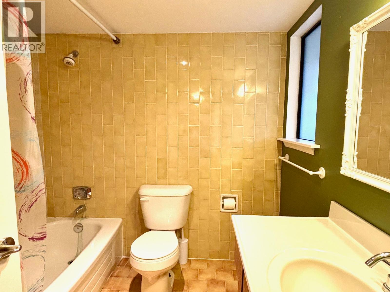 #11-4832 LAZELLE Avenue, Terrace