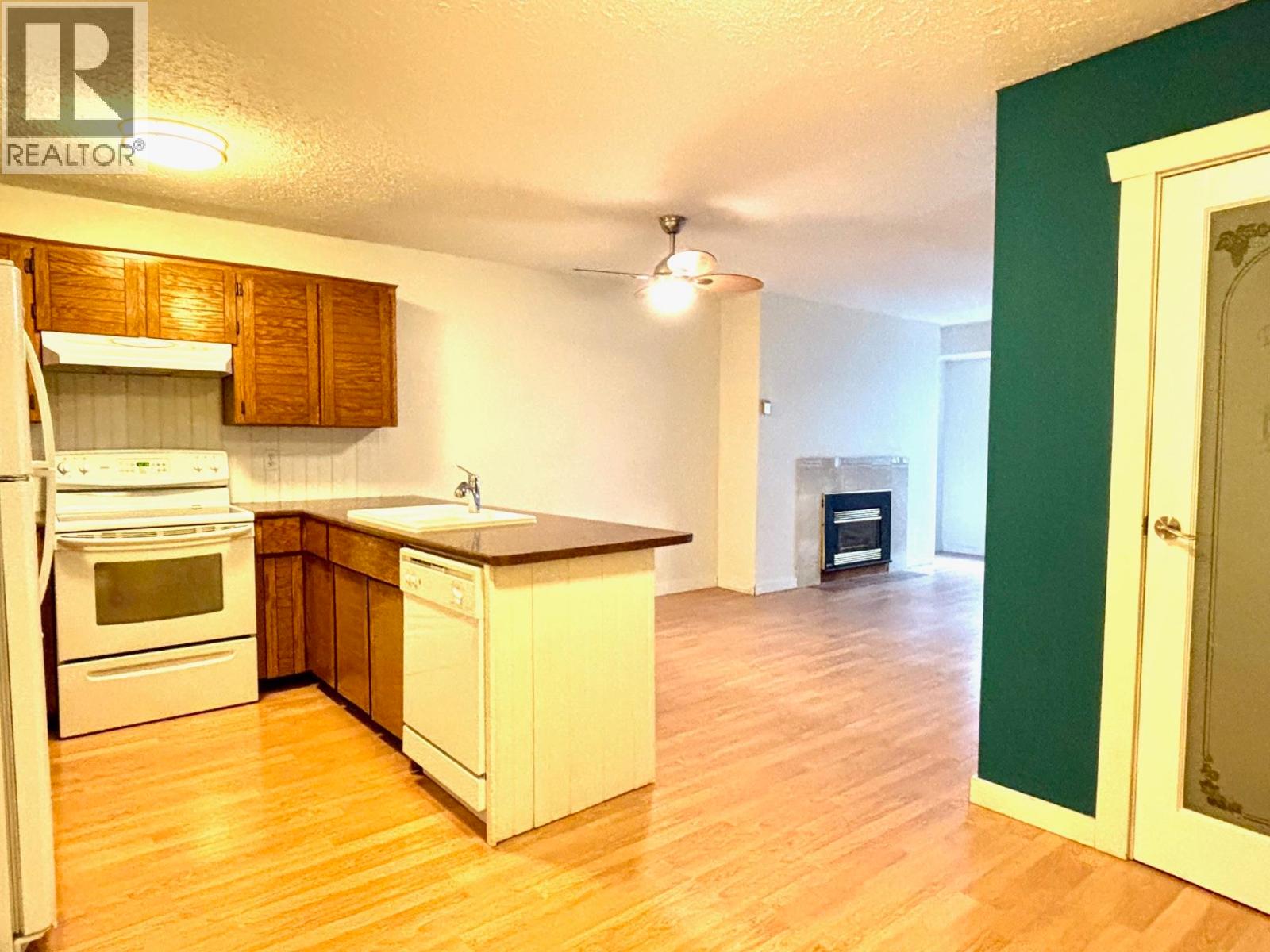 #11-4832 LAZELLE Avenue, Terrace