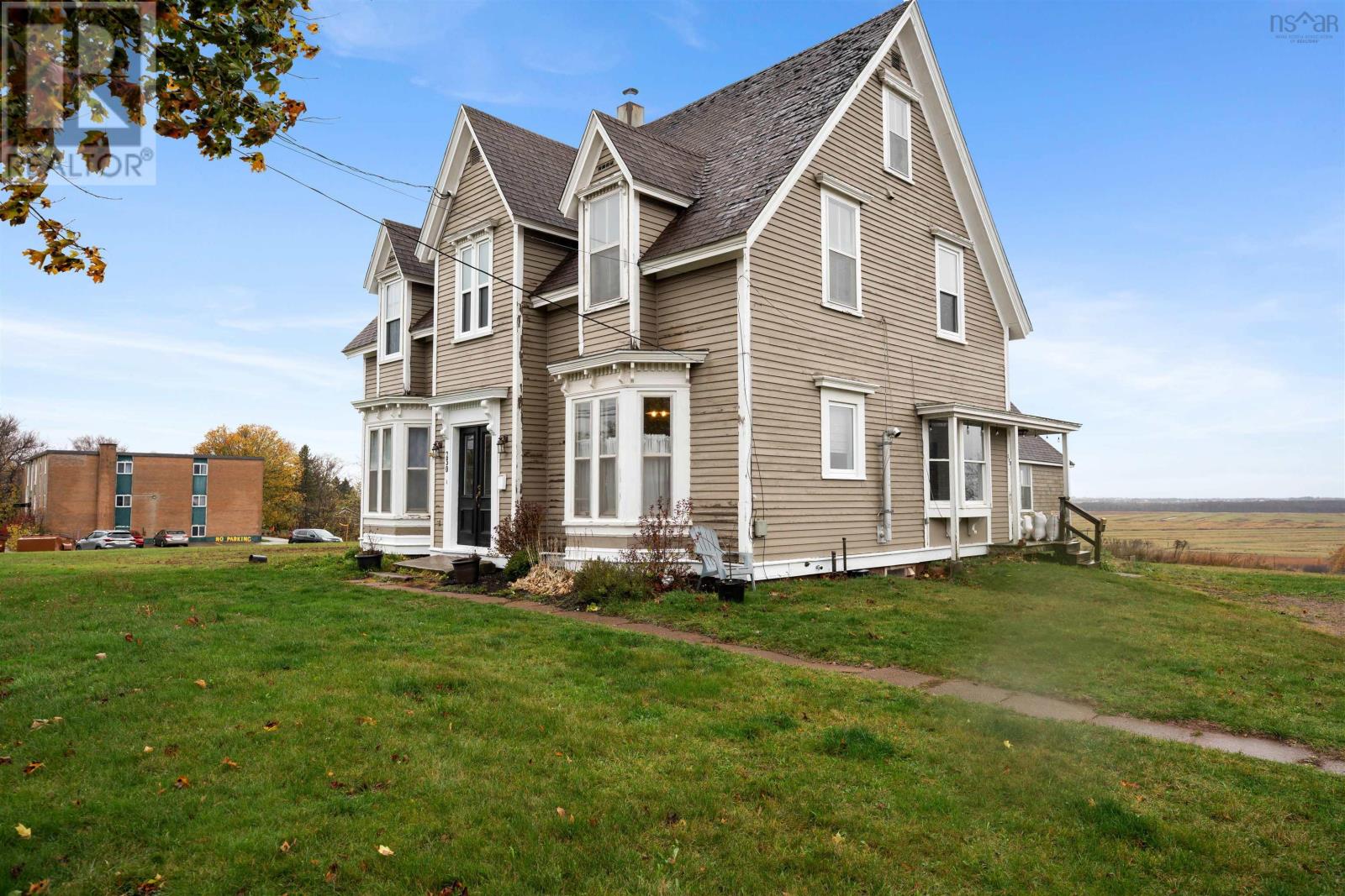 Property 3 of 49 of 230 Victoria Street E