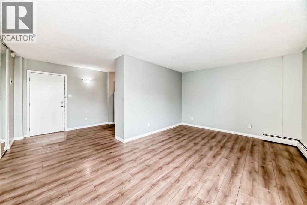 Single Family House for Sale in    Street NW Hillhurst Calgary 