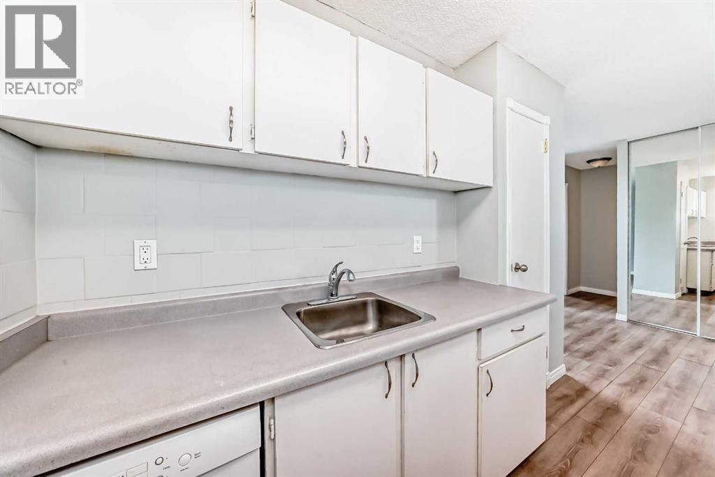 Single Family House for Sale in    Street NW Hillhurst Calgary 