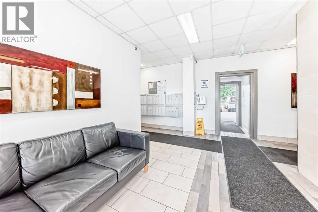 Single Family House for Sale in    Street NW Hillhurst Calgary 