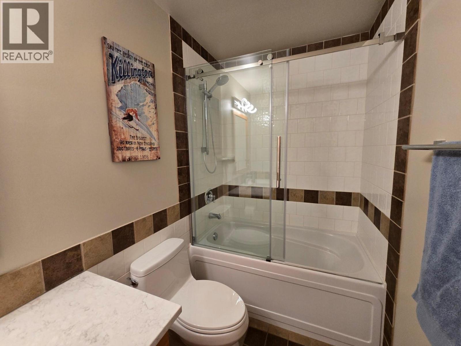 15 2002 Panorama Drive, Panorama