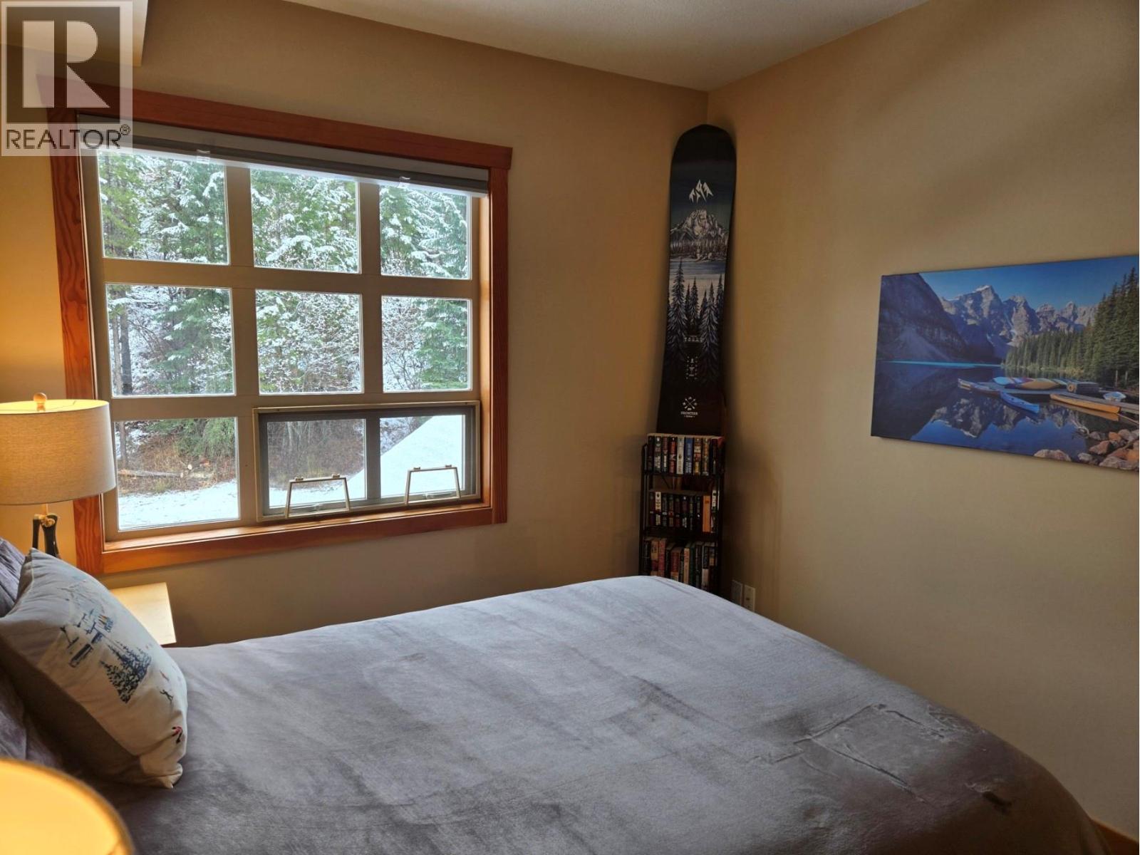 15 2002 Panorama Drive, Panorama