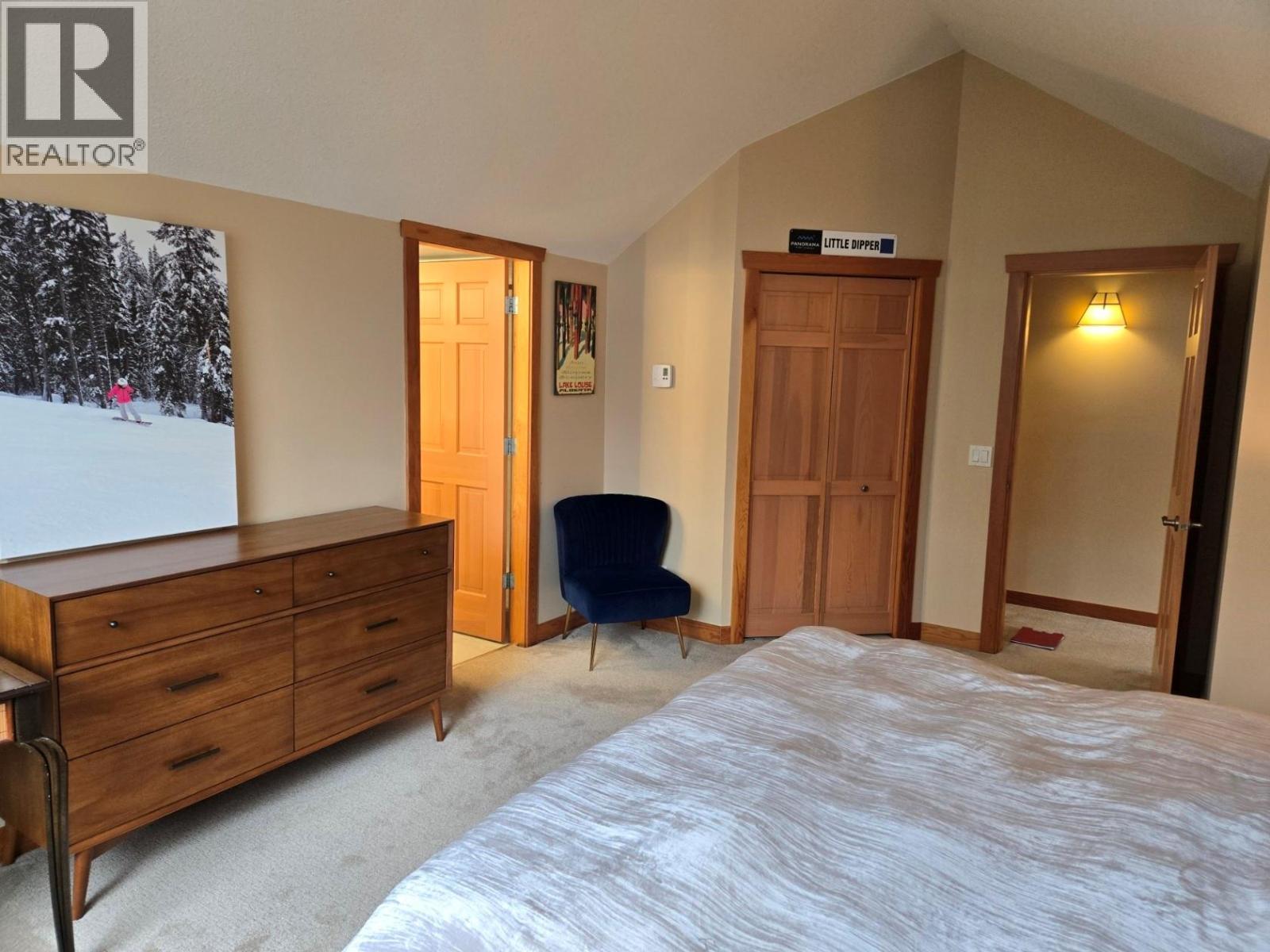 15 2002 Panorama Drive, Panorama