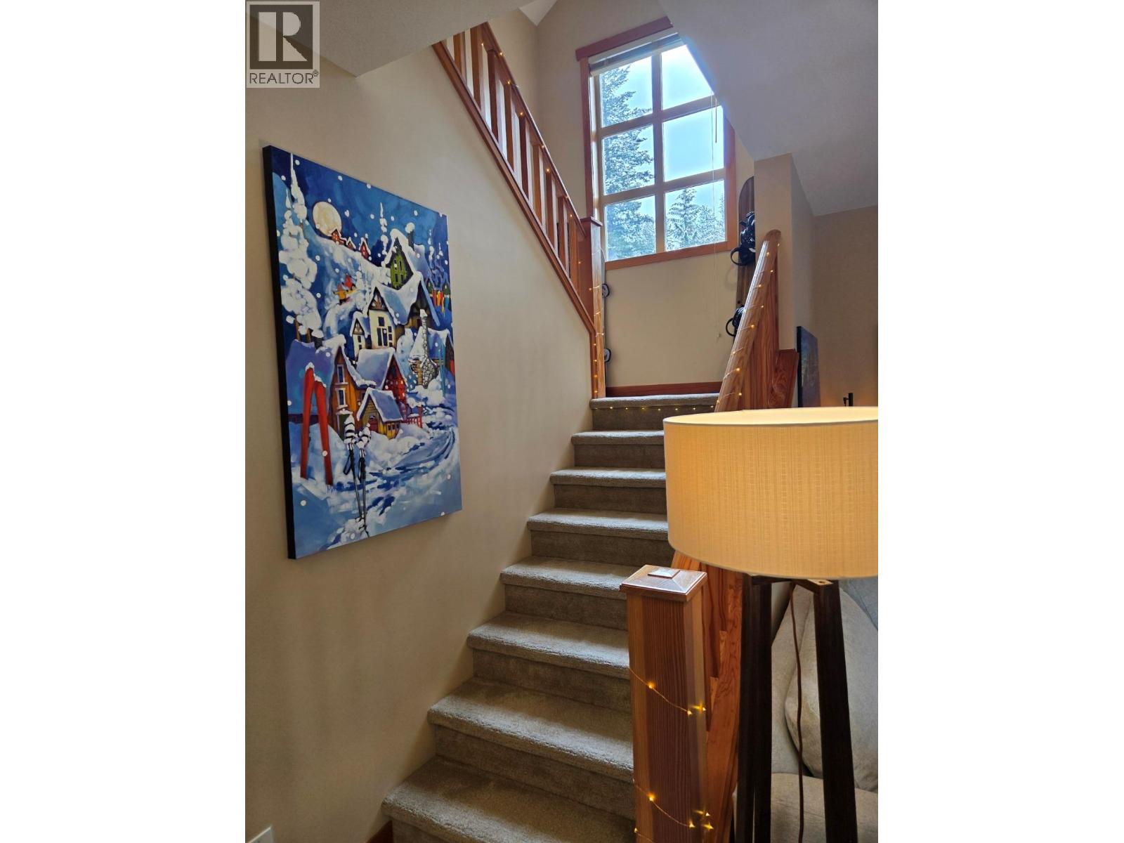 15 2002 Panorama Drive, Panorama