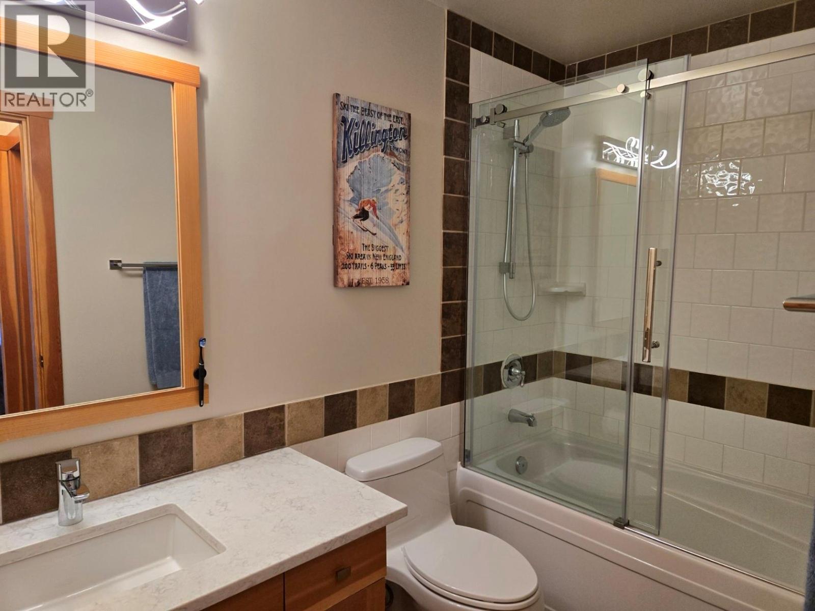 15 2002 Panorama Drive, Panorama