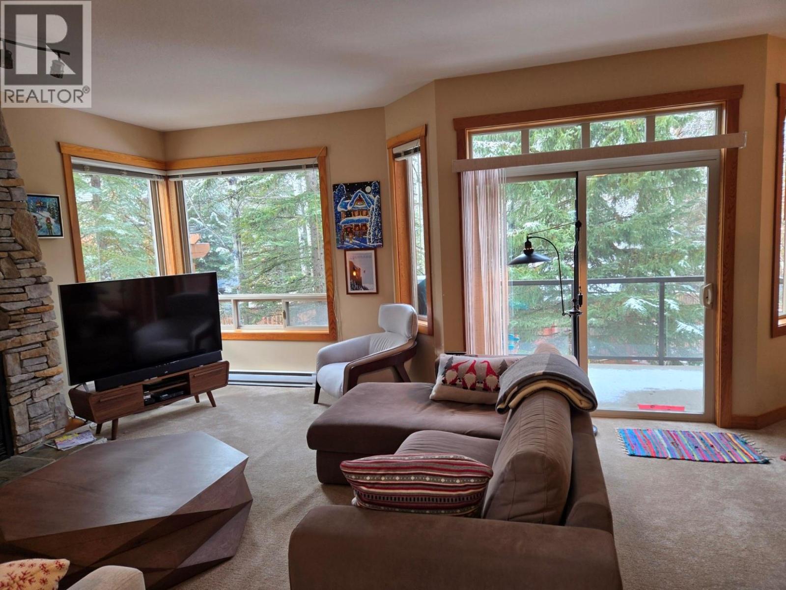 15 2002 Panorama Drive, Panorama