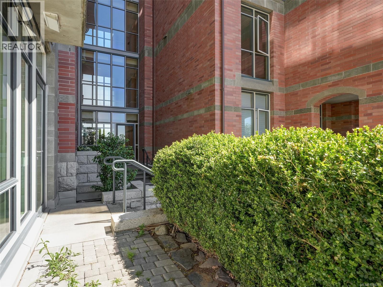 14 21 Dallas Road, Victoria