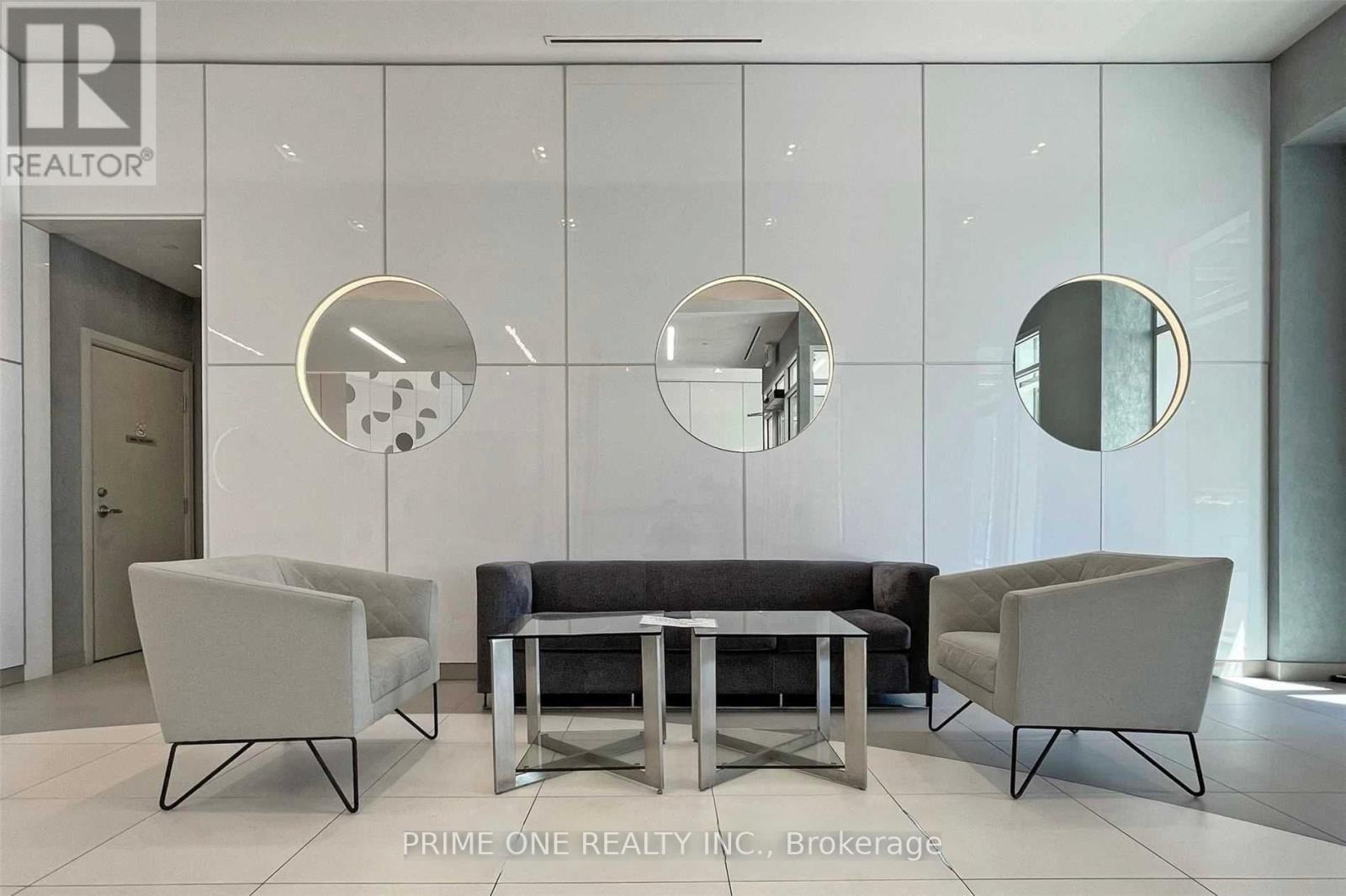 30 Meadowglen Unit 618 photo 5