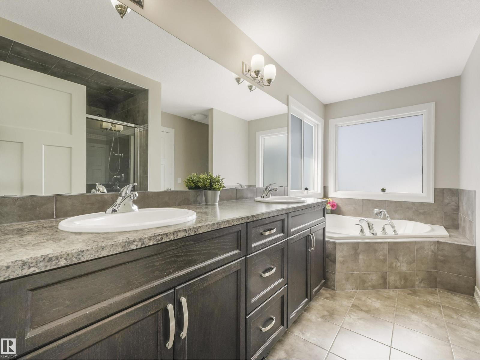 262 SHEPPARD CI, Leduc