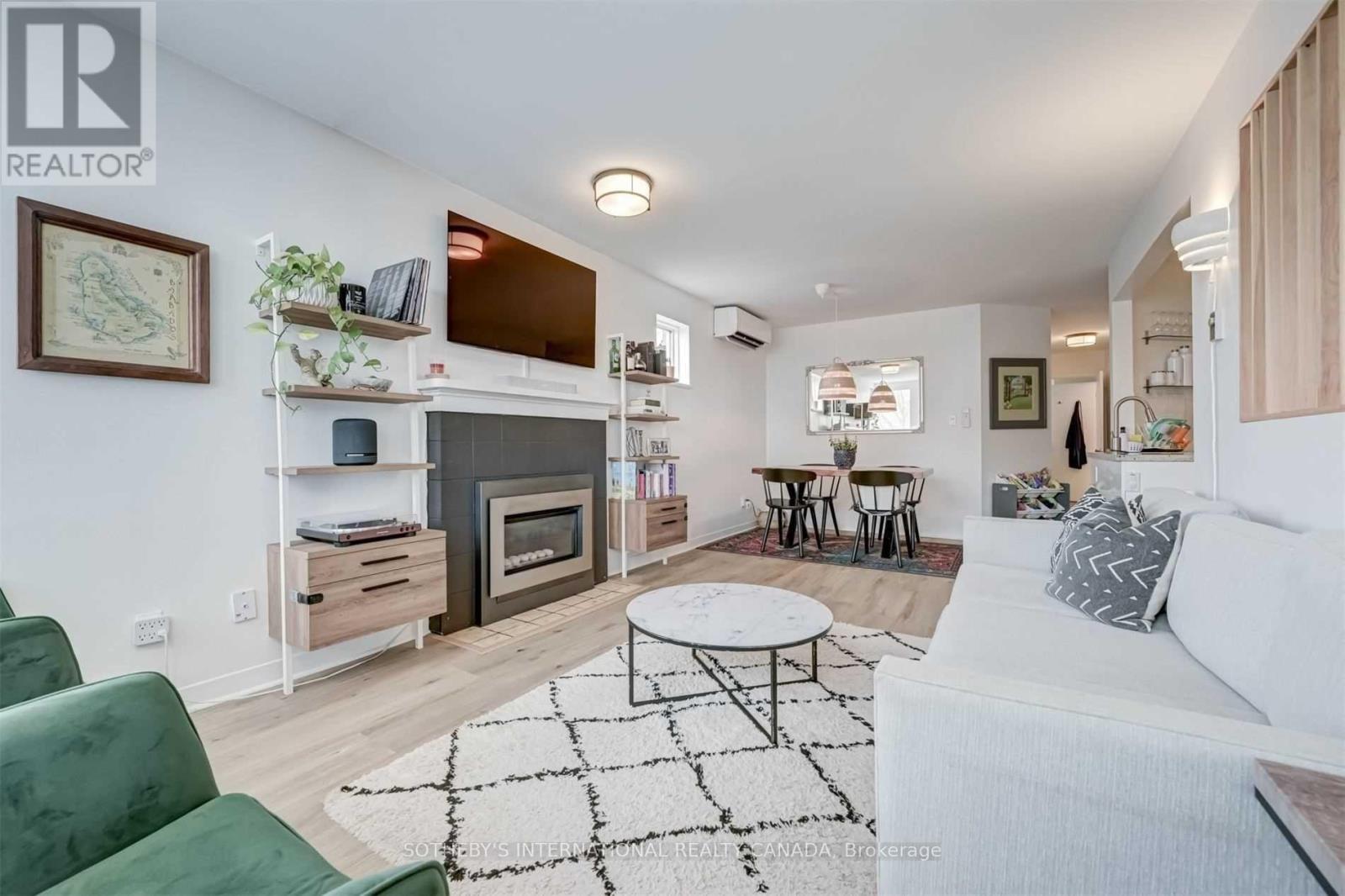 1458 BAYVIEW AVENUE - 23