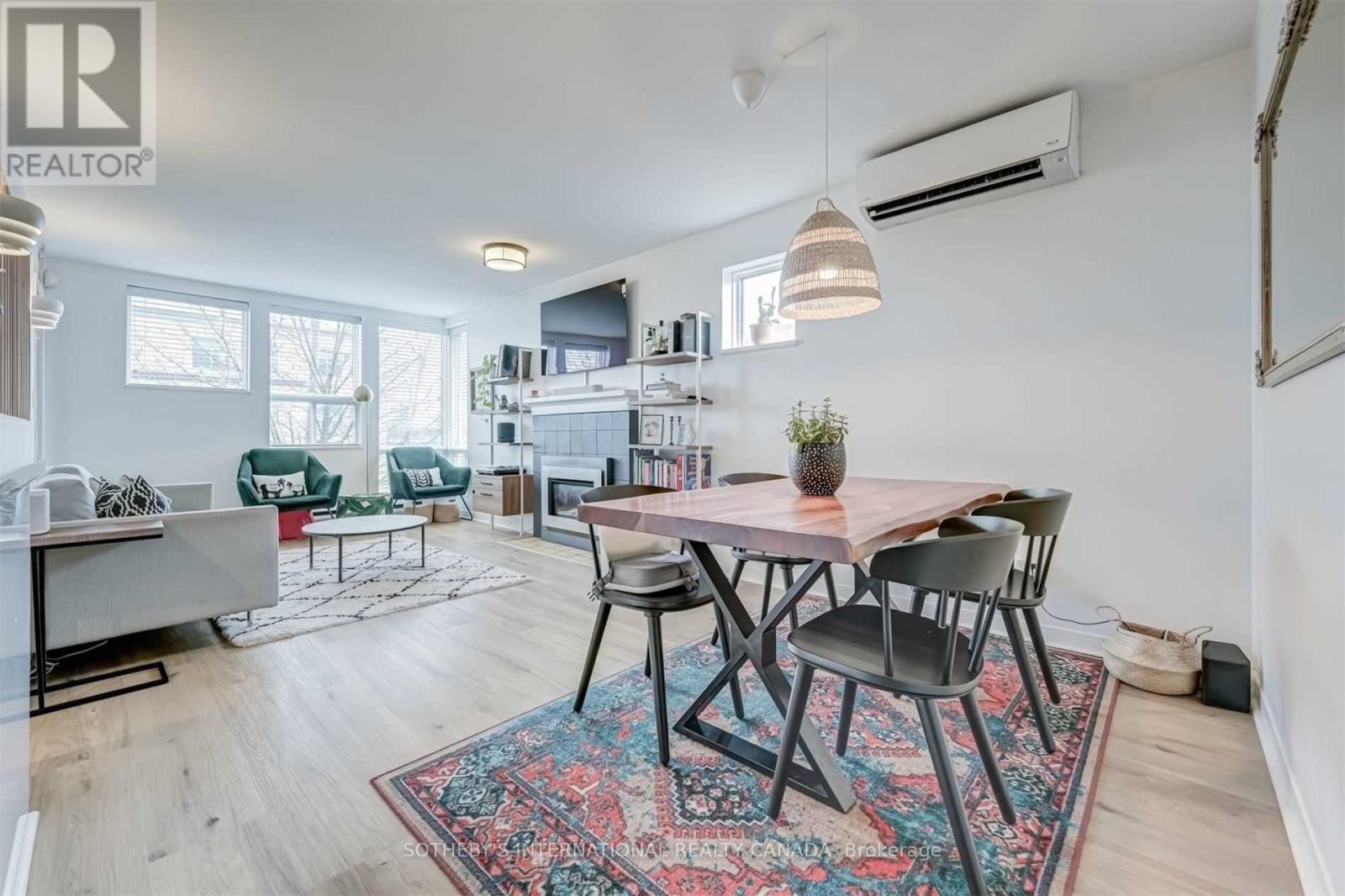 1458 BAYVIEW AVENUE - 24