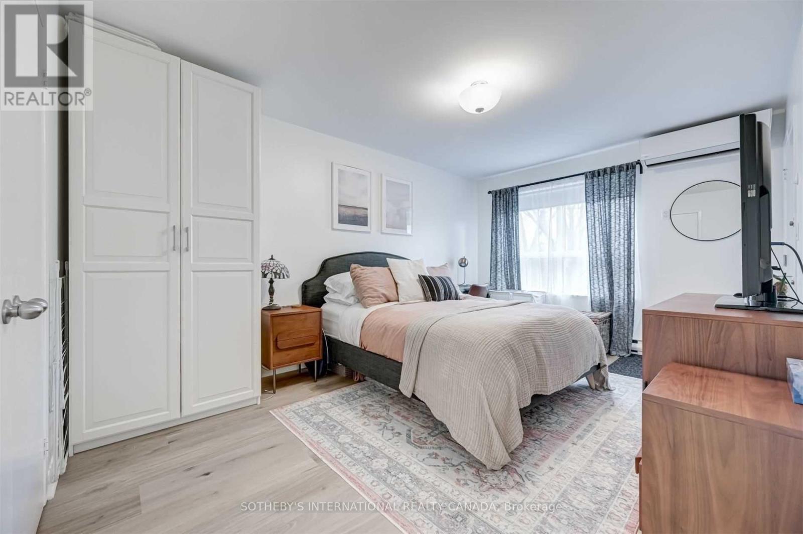 1458 BAYVIEW AVENUE - 18