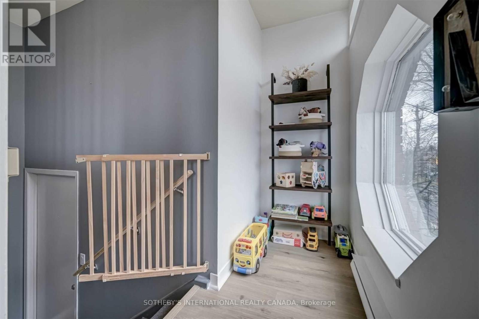 1458 BAYVIEW AVENUE - 22