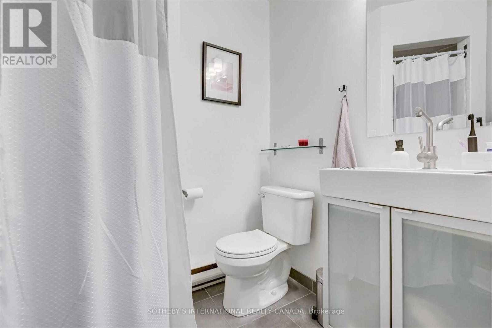 1458 BAYVIEW AVENUE - 27