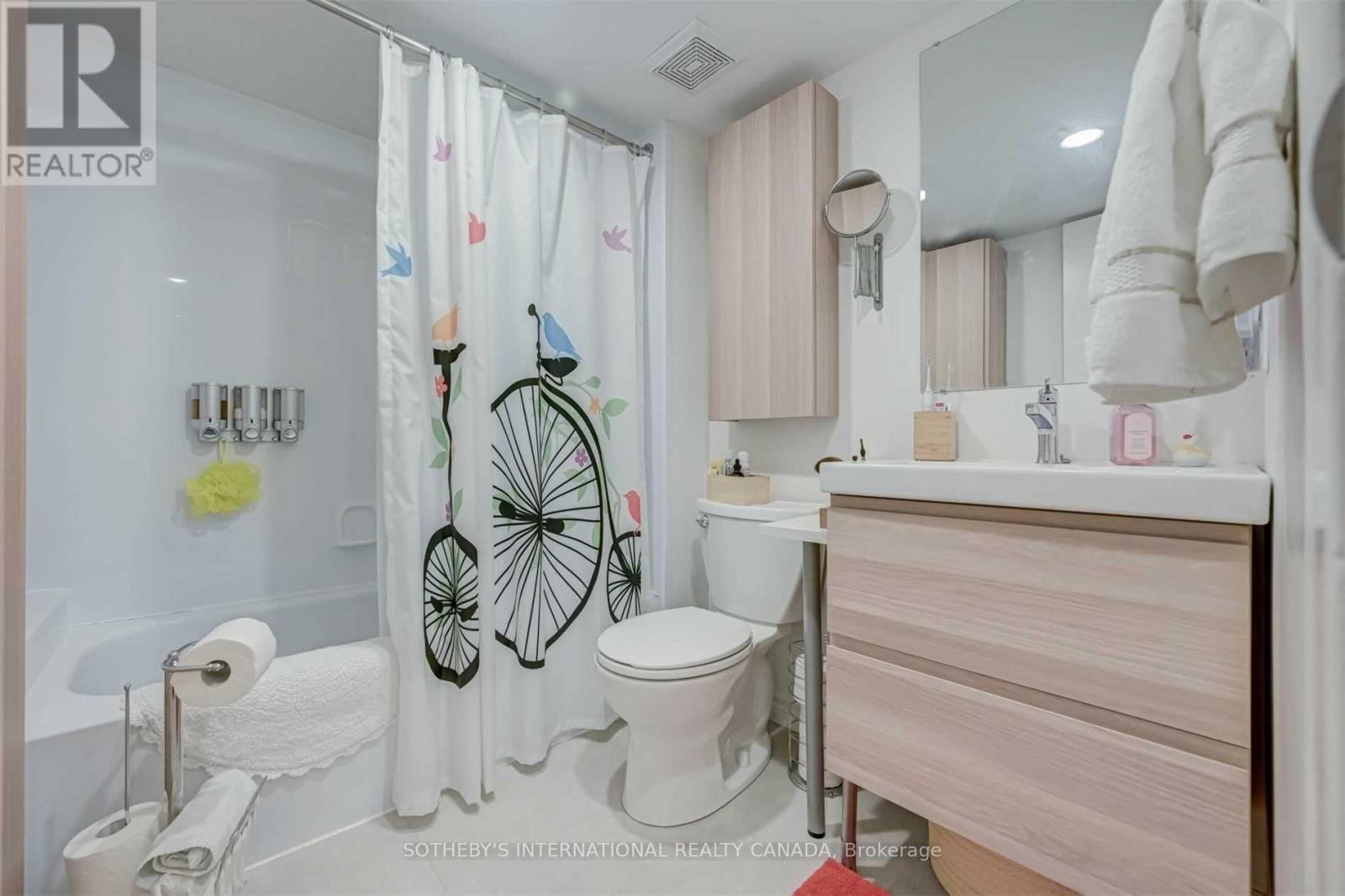 1458 BAYVIEW AVENUE - 35