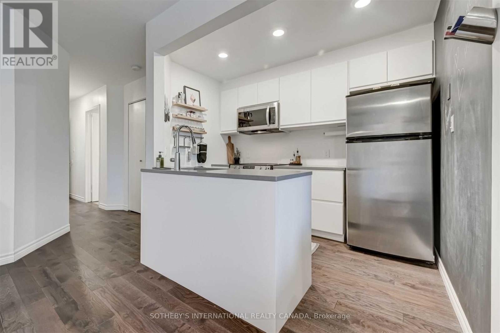 1458 BAYVIEW AVENUE - 5