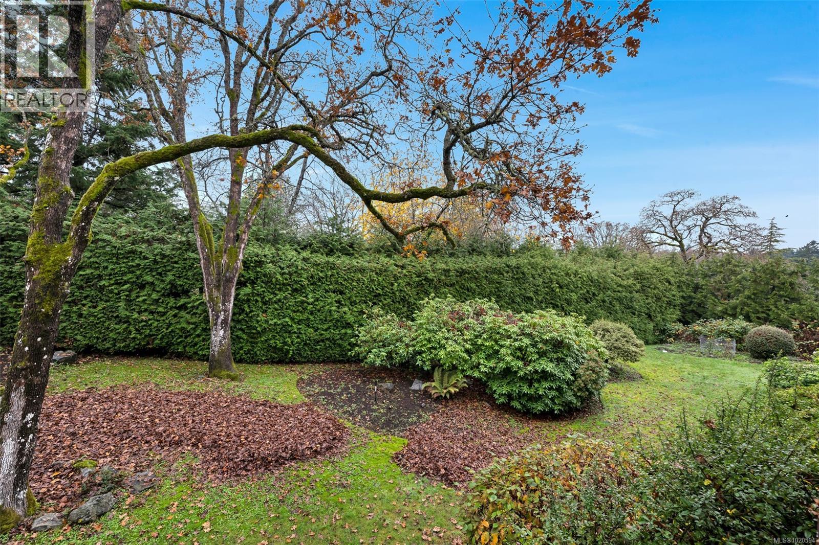 204 1010 Bristol Rd, Saanich