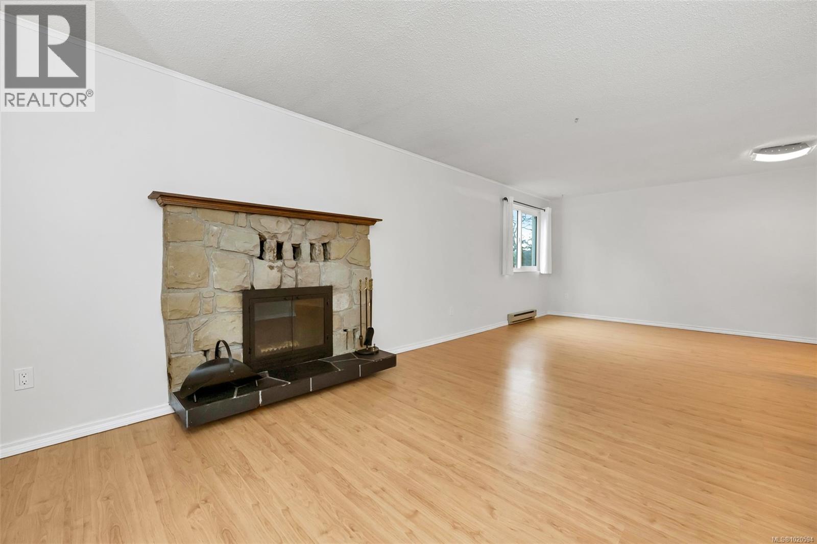 204 1010 Bristol Rd, Saanich