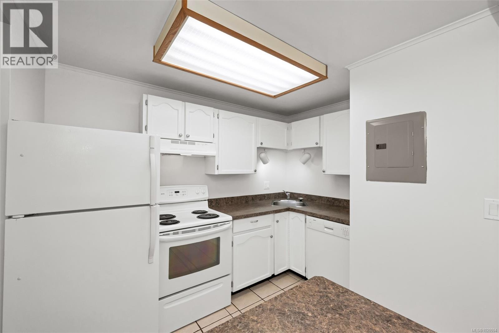 204 1010 Bristol Rd, Saanich