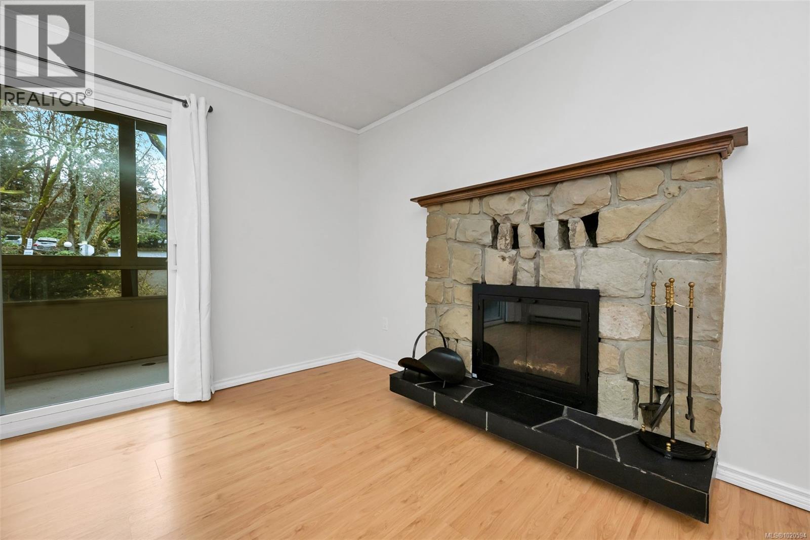 204 1010 Bristol Rd, Saanich